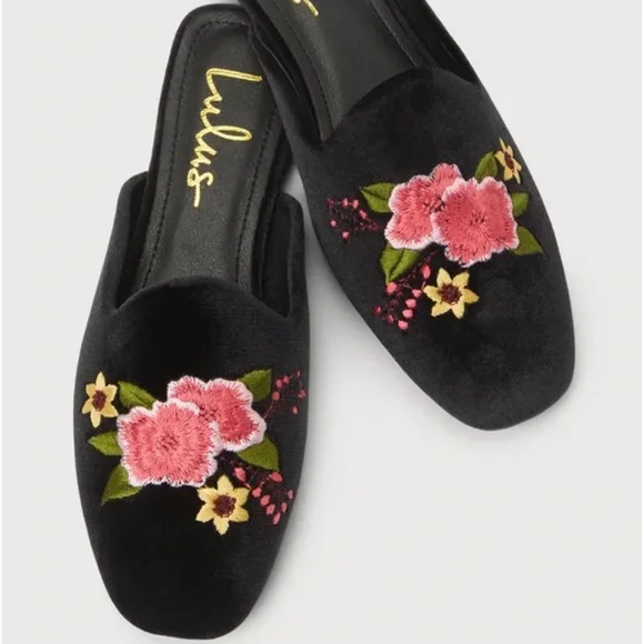 Lulus Black Velvet Embroidered floral, slip ons,loafers, slides, size 7 - Picture 6 of 7